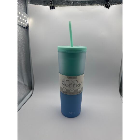 Simple Modern Insulated Tumbler with Lid and Straw 24 ounce classic - Picture 1 of 3
